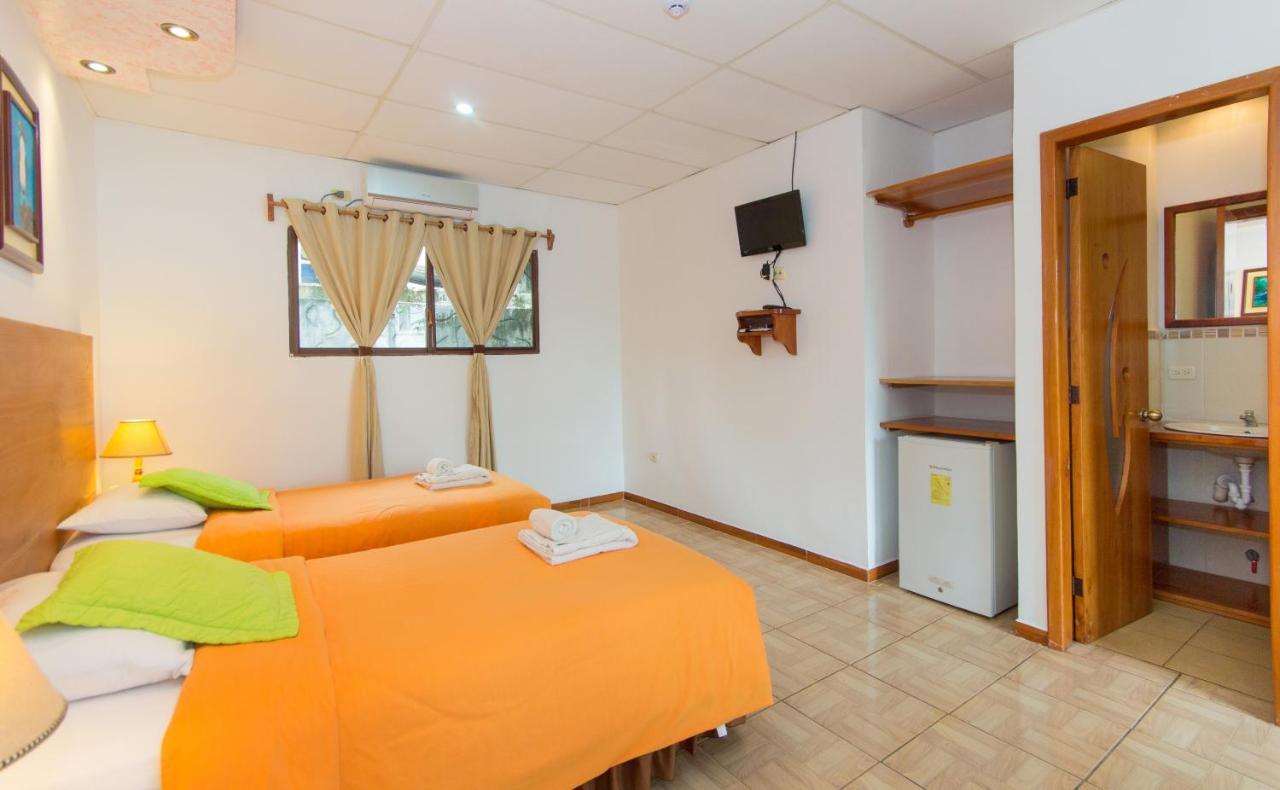Hotel Twin Galapagos Пуерто-Айора Екстер'єр фото